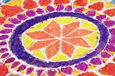 A rangoli pattern must be symmetrical.
