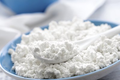 Small bowl of cottage cheese.