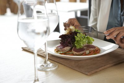 Man eating lunch in restaurant