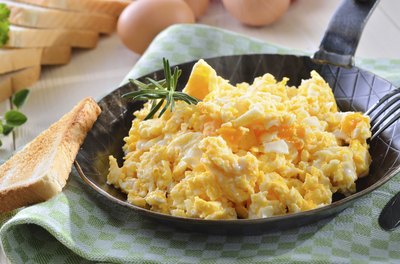 Pan of freshly scrambled eggs.