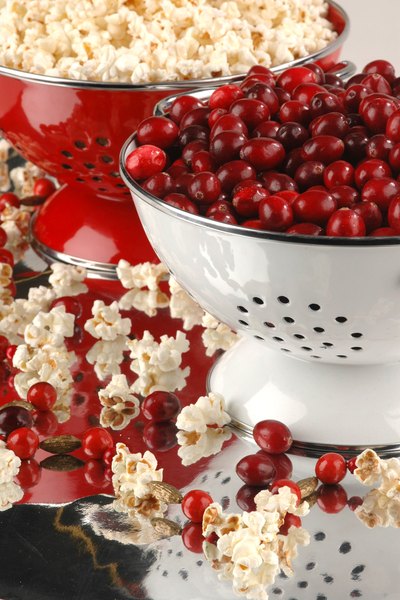 Few things conjure up an image of an old-fashion Christmas like popcorn and cranberry garland.