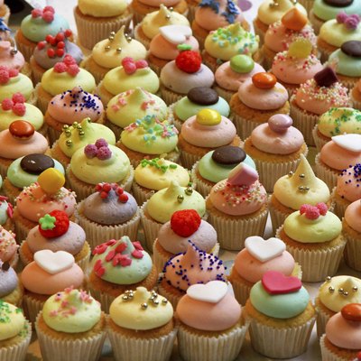 Color mini cupcakes