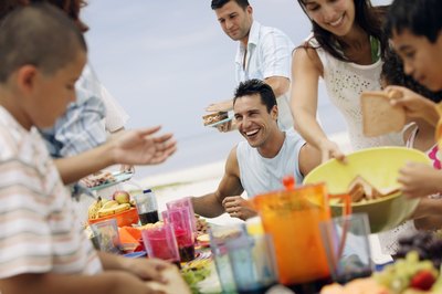 Find the location of the picnic and figure out the time of year it will be held.