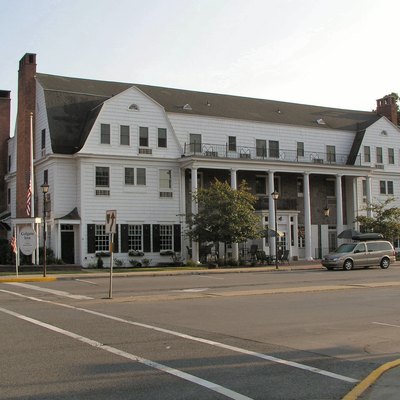 Hotels Near Colgate In New York Usa Today