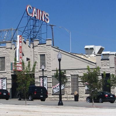 Hotels In East Tulsa Near Admiral Place Usa Today Cain S Ballroom In Tulsa Ok