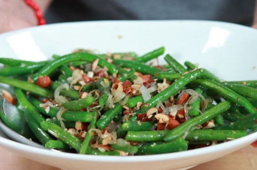Green Beans with Crushed Toasted Almonds