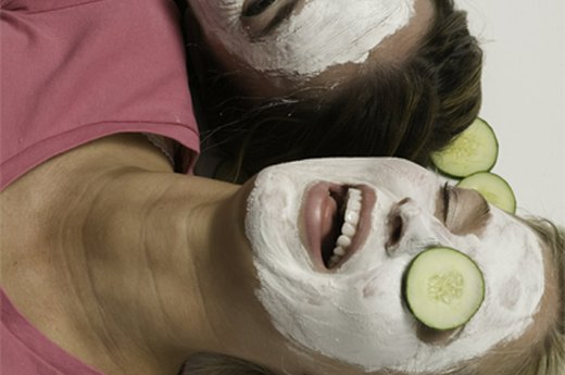 Irritated or Sunburned Skin: Yogurt Facial