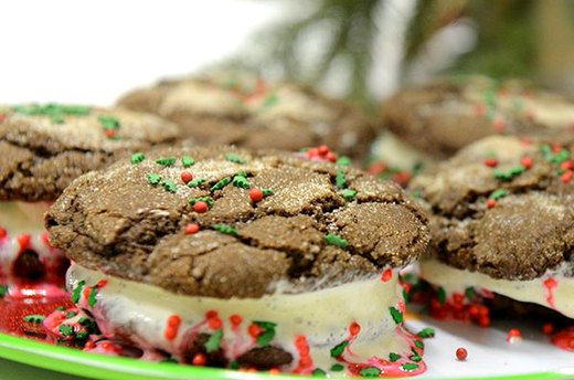 Mexican Hot Cocoa Ice Cream Sandwiches