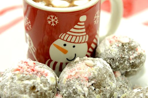 Chocolate Snowballs with Peppermint