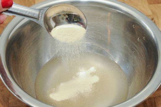 Dissolve the Gelatin