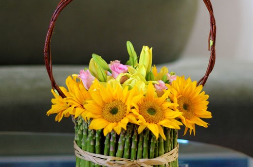 Spring Flowers: A Cheerful Floral Arrangement
