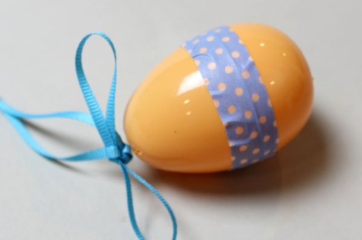 Decorate the Egg with Washi Tape