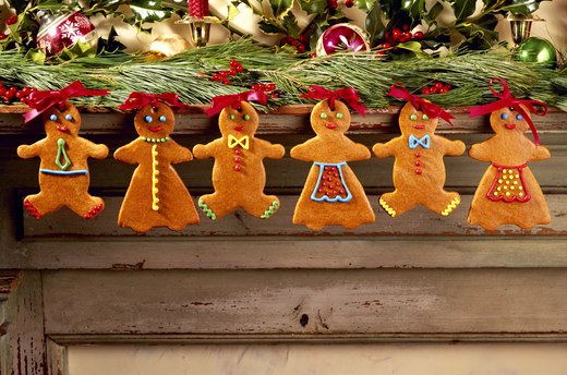 Gingerbread Family Decor