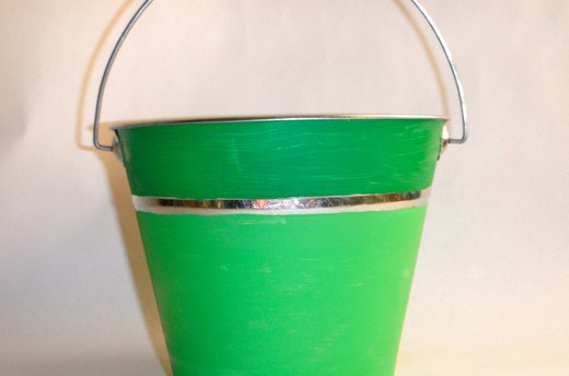 Paint a Solid Pail