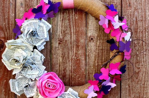 The Loveliest Valentine's Day Wreath to Make
