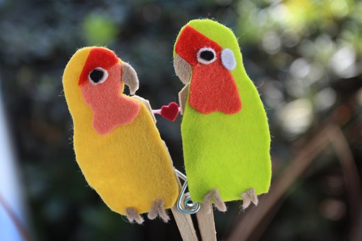 Clothespin Puppets: Lovebirds