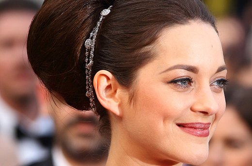 Voluminous Bun with Headband
