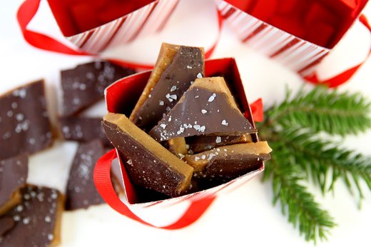 The Tastiest Homemade Christmas Gift: Chocolate Sea Salt Toffee