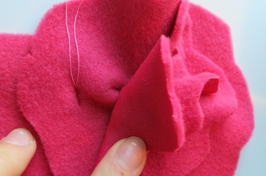 Assembling the Scarf