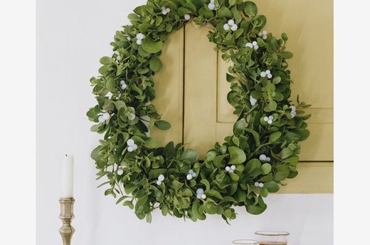Mistletoe Wreath