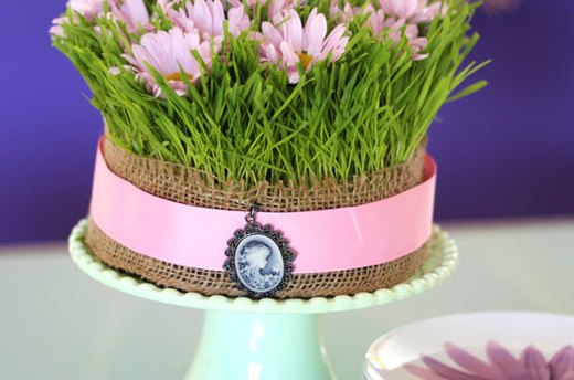 Idea #4: Wheatgrass Cake Arrangement