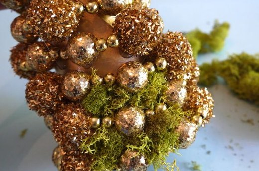 Fill In Holes With Moss