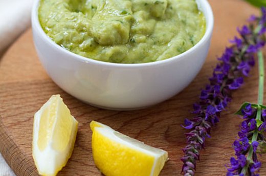 White Bean, Asparagus, and Basil Hummus