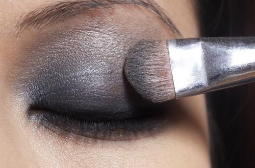 Smoky Makeup for Blue Eyes