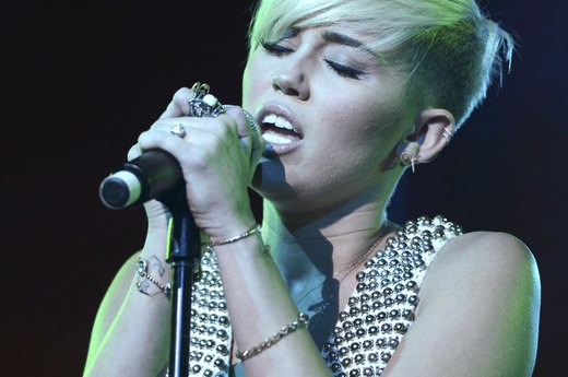 Miley Cyrus: House Cleaner