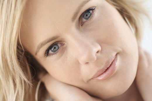 8 Makeup Basics for Blue Eyes
