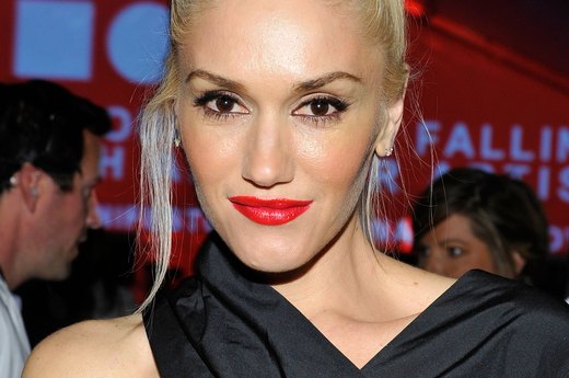Gwen Stefani -- Red Hot Mama