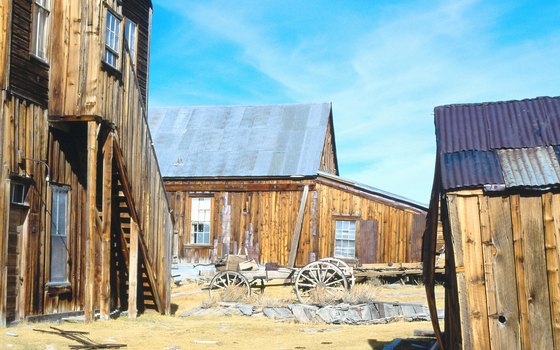 Bodie's population exploded to 10,000 inhabitants by 1880.