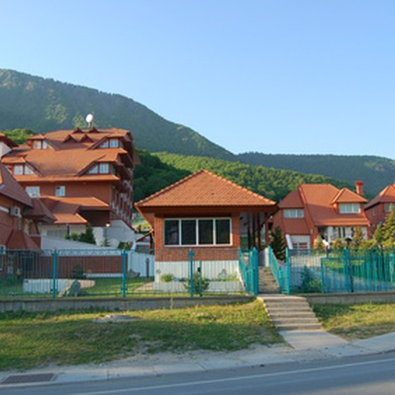 Mountain-view hotels surround Sassafras Mountain.