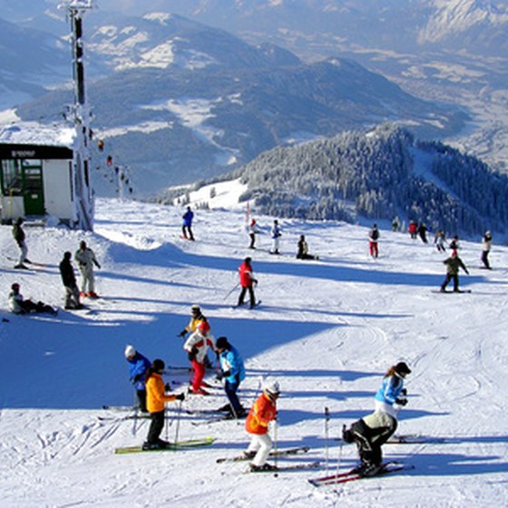 Skiing in the Poconos provides family-friendly winter entertainment.