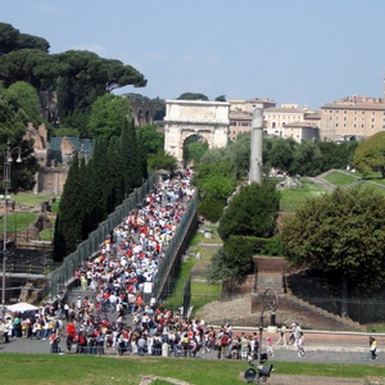 Rome's ancient wonders attract large crowds in summer