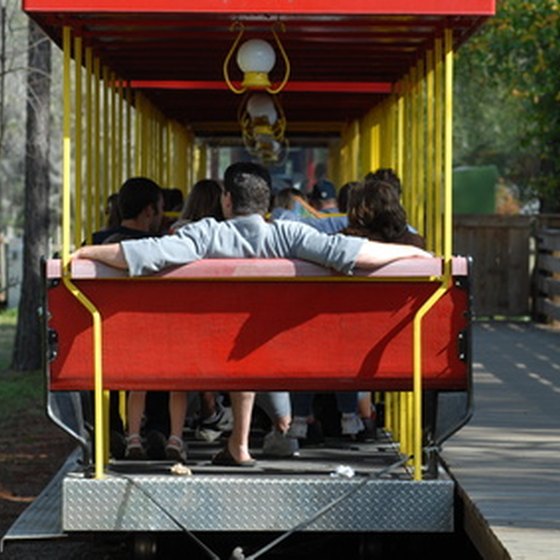 Kentucky train excursions keep fun on track.