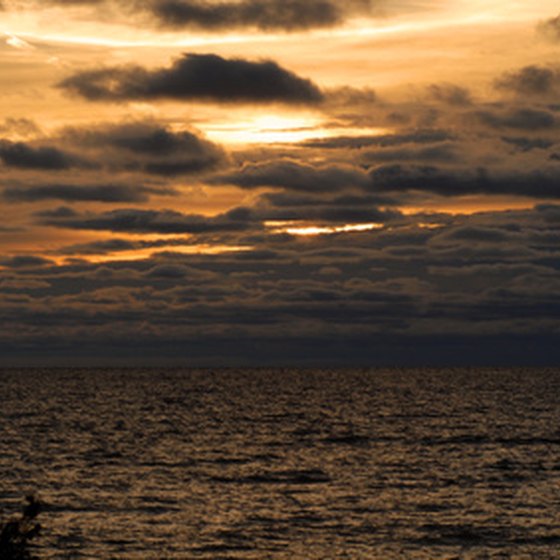 Numerous Wisconsin vacation resorts offer spectacular beach front views.