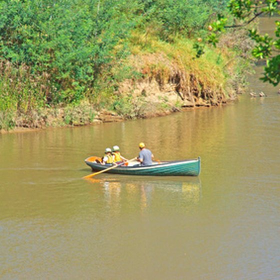 Families and tourists alike enjoy the Yarra River.