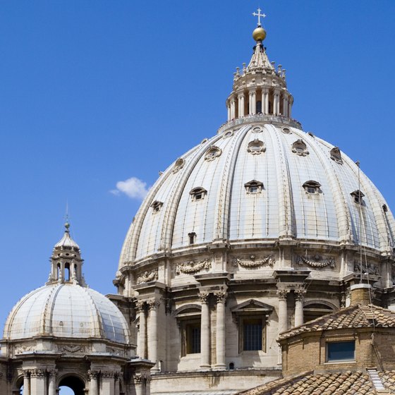 Highly rated tour companies provide in-depth historical tours of such Rome venues as St. Peter’s Basilica.