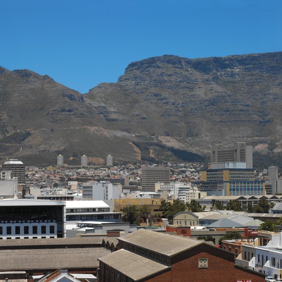 Table Mountain dominates the Cape Town skyline.