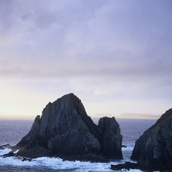 Islands north of Scotland have rocky coastlines.