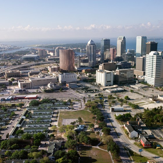 Four major airlines fly to Knoxville out of Tampa International Airport.