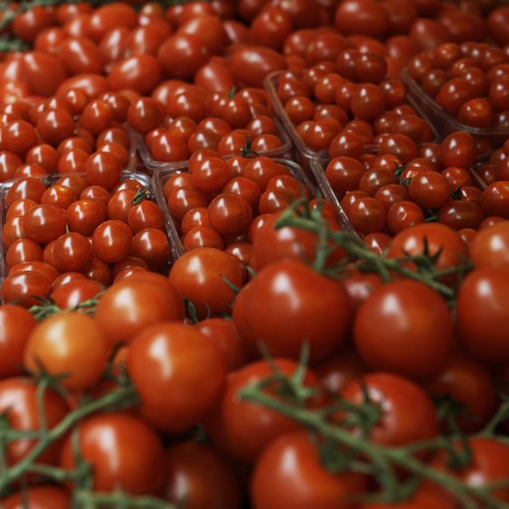 To meet demands for local produce, Texas farmers are looking to greenhouses to grow fresh, juicy tomatoes.