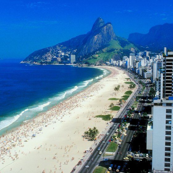 A taxi is the faster means of getting you from the Rio airport to the beach.