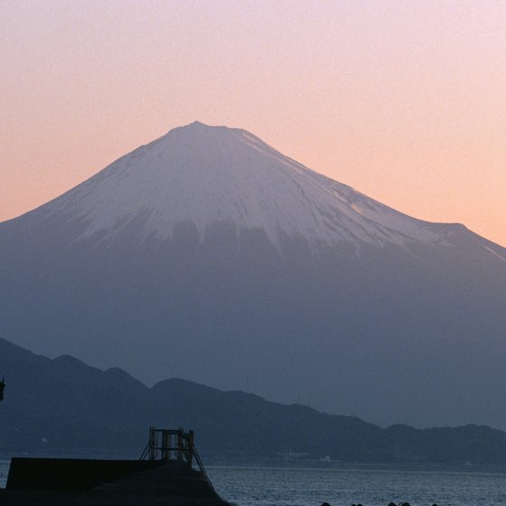 Named for the famous Japanese landmark, the Mt. Fuji Restaurant serves teppanyaki-style cuisine.