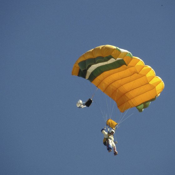 One-day skydiving courses are available in Northern California.