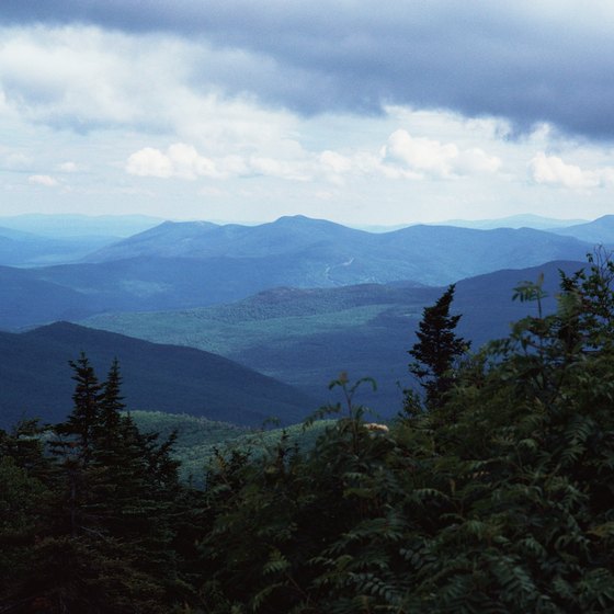 New Hampshire's mountain ranges set the stage for your next family vacation.
