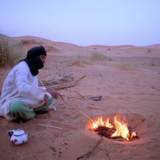 Sahara nomads know how to stay cool by day and warm at night.