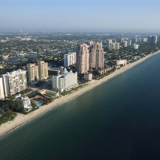 The airport and port are less than a mile from the city's beaches.