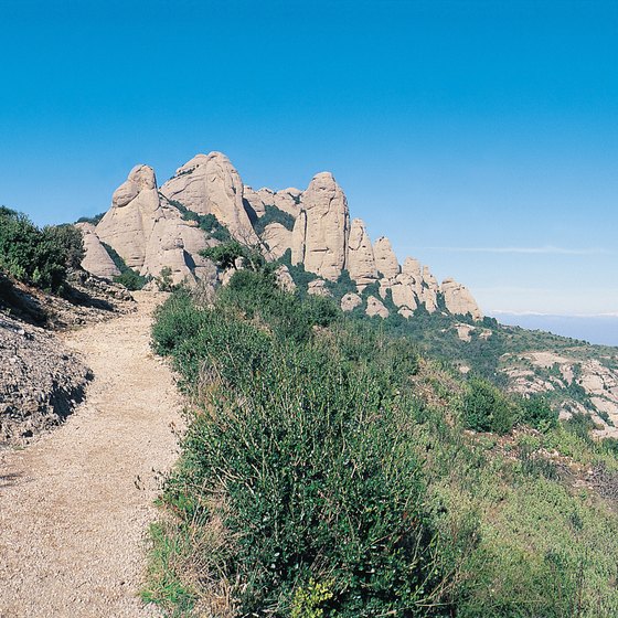 Hiking near Los Angeles is diverse and offers fantastic mountain and ocean vistas.